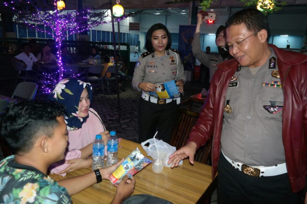 Peringati Hari Kartini, Polwan Sosialisasi Operasi Patuh