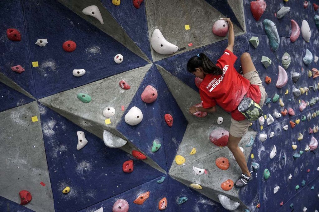 modal-panjat-tebing-hadapi-ag