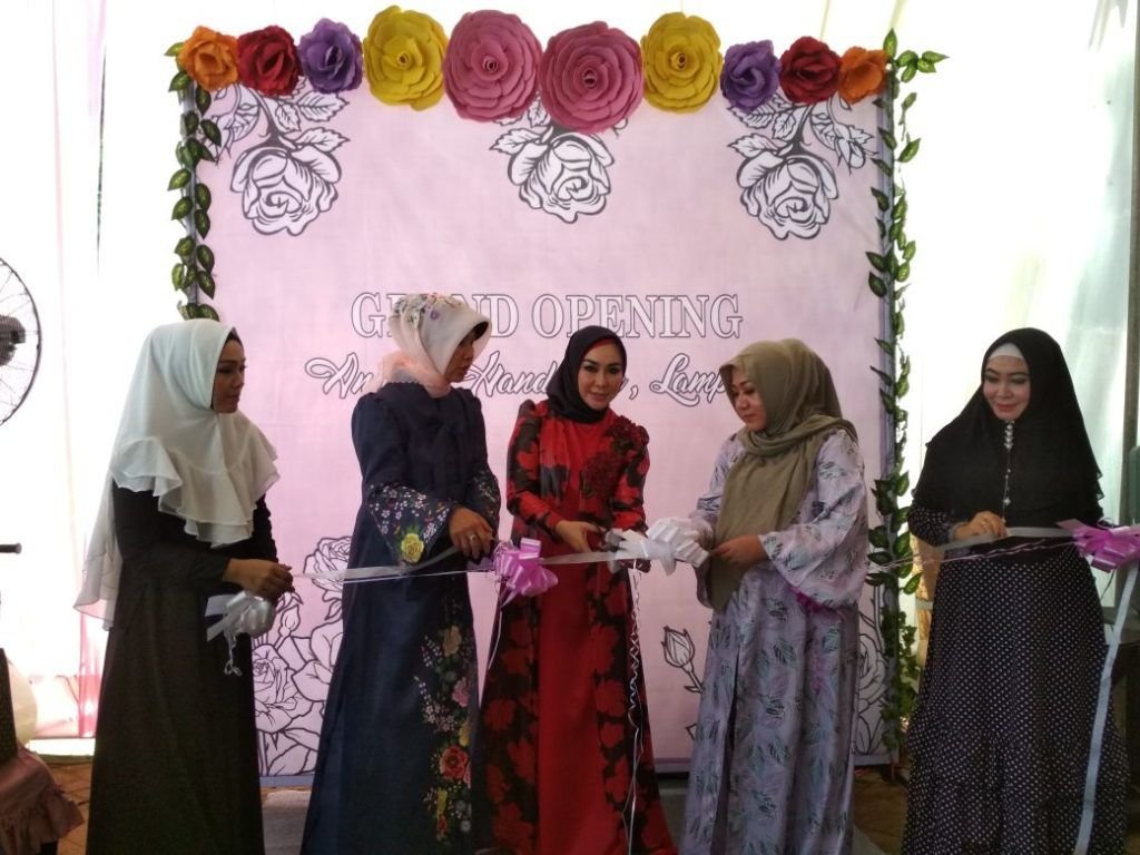 Anggia Handmade Buka Outlet Busana Muslim