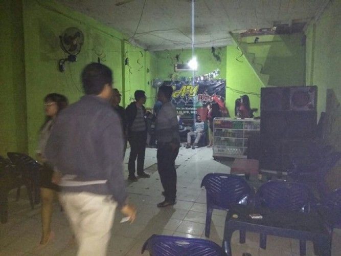 Polisi Razia Lokasi Hiburan Malam yang Masih Buka