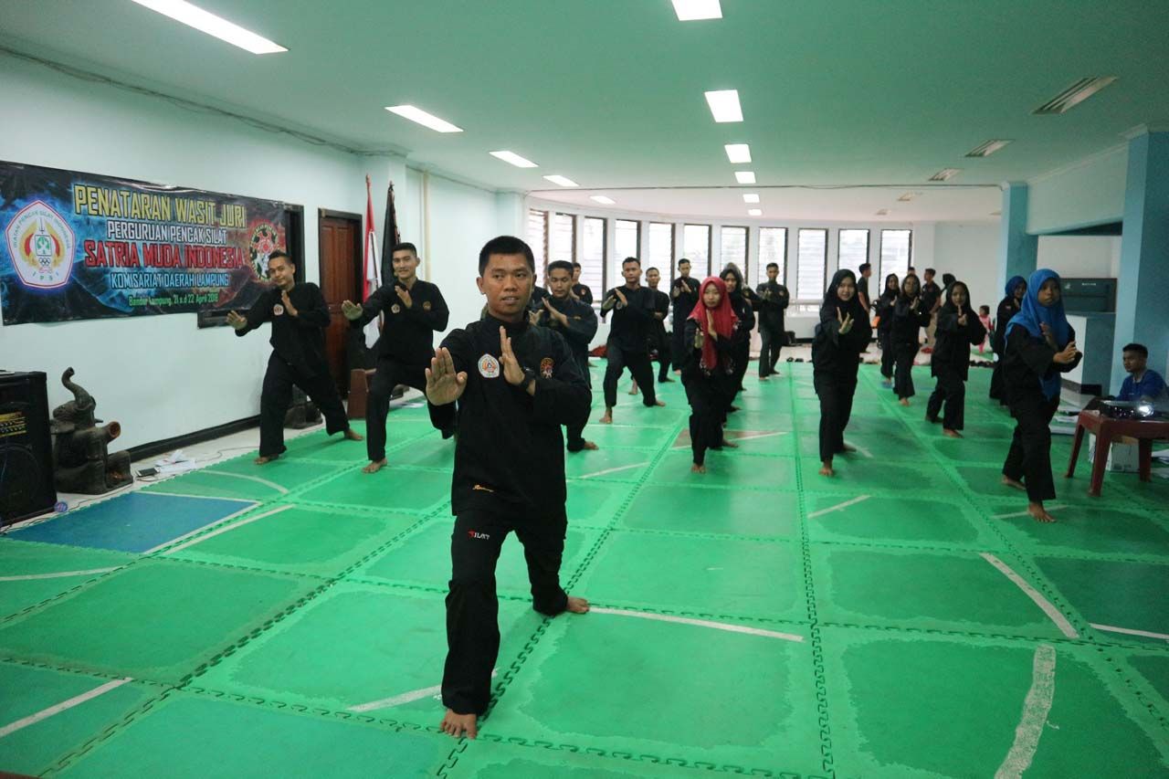 Komda-Komwil SMI Bagikan 500 Takjil