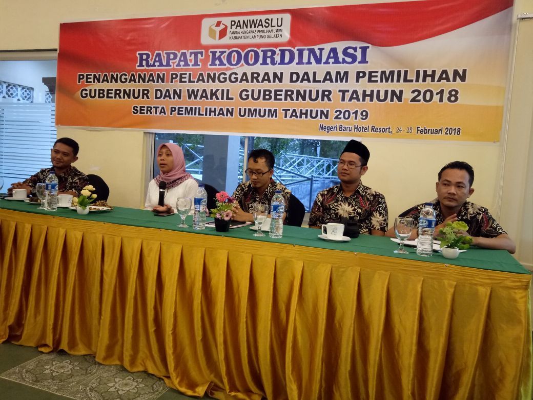 Petugas Panwaslu diminta antisipasi permasalahan di lapangan dalam agenda rakor di Lamsel, Minggu (25/2/20180. (Foto:Lampost/Armansyah)