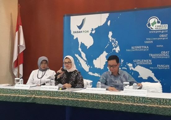 Kepala Badan Pengelola Makanan dan Minuman (BPOM) RI, Penny K. Lukito (tengah) - Medcom.id/Sunnaholomi Halakrispen.