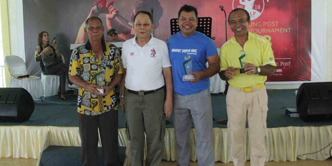 Juara kategori  B-flight men diraih oleh Wahid, Kombes Rudi Hermanto, dan Kombes Flora Dakhi.
LAMPUNG POST / SUKISNO