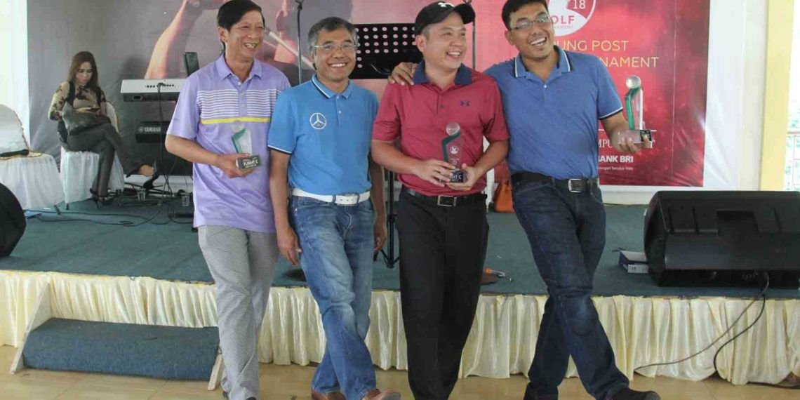 Juara kategori C-flight men diraih oleh Pinta Damanik, Yopi, dan Asan Sunkono.
LAMPUNG POST / SUKISNO