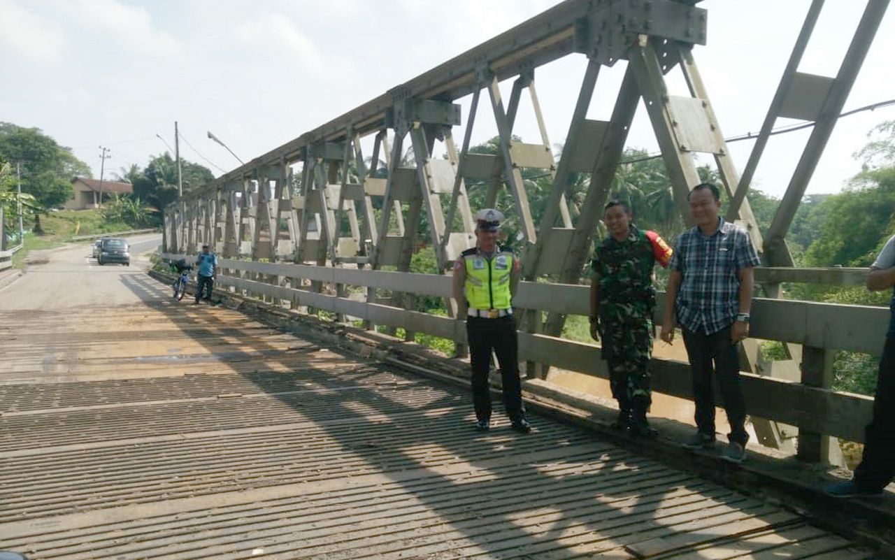 jembatan-way-umpu-bisa-dilewati-mobil-di-bawah-10-ton
