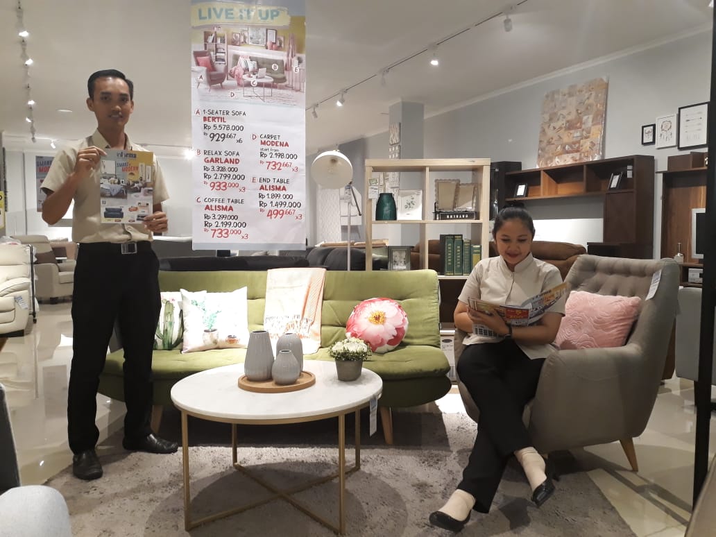 HADIAH VOCER BELANJA. Informa memberikan voucer senilai Rp1 juta untuk setiap pembelian furnitur dan aksesoris hingga 11 November.LAMPUNG POST/EFFRAN KURNIAWAN