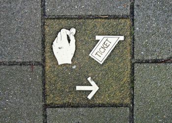 Retribusi Parkir Liwa Fair Bocor