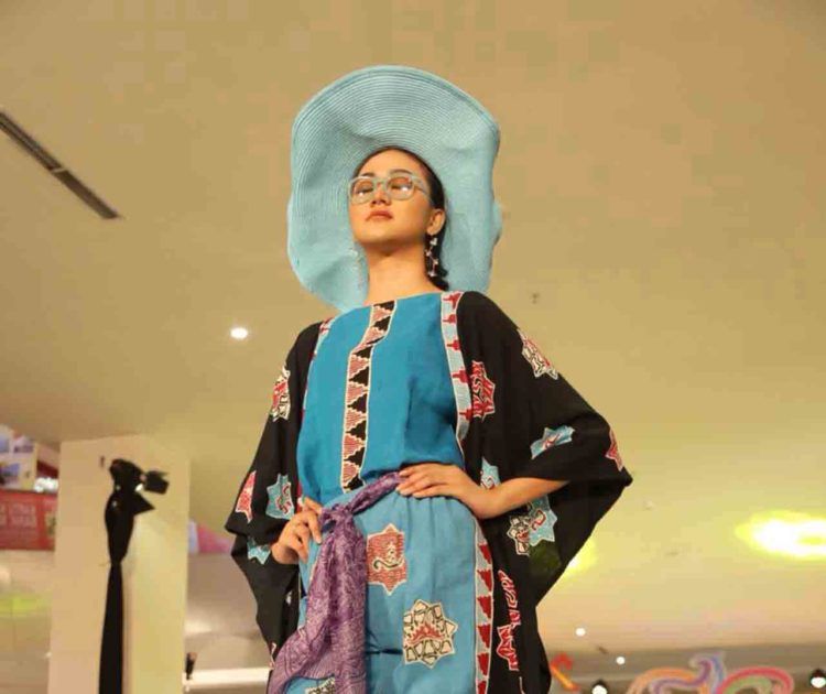 Ekspresi Budaya dalam Warna