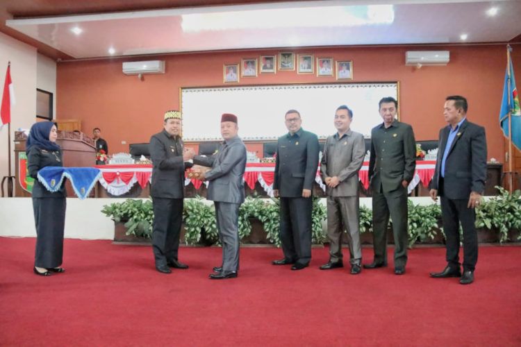 Pemkab Pesawaran Sampaikan Dua Raperda