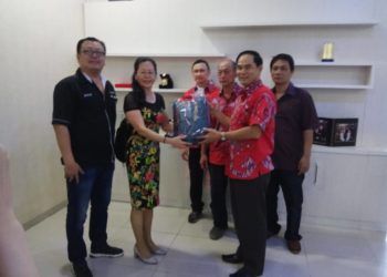 Konjen RRT Bantu Korban Tsunami lewat PSMTI Lampung