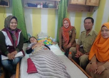 Dinkes Pesawaran Bantu Siswa Penderita Tumor Gluteus