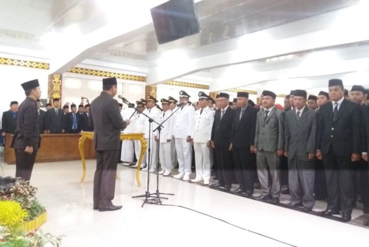 Bupati Lampura Mutasi Eselon I-IV