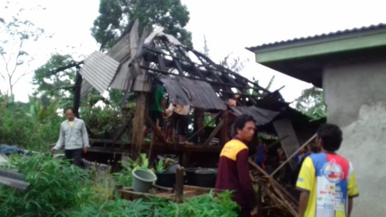 Lumbung Padi Balikbukit Ludes Terbakar