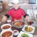 HOTEL GREAT SALE. Koki menunjukkan menu pindang dengan lima pilihan di Emersia Hotel and Resort, Selasa (15/1). Mulai 10 Februari hingga 31 Mei mendatang warga bisa mendapat diskon menginap hingga 70% di seluruh hotel di Lampung.
LAMPUNG POST/EFFRAN KURNIAWAN
