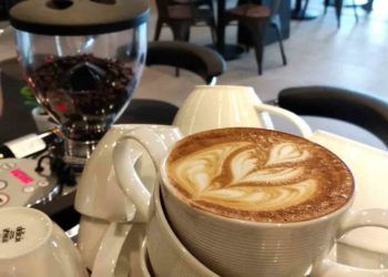 Menikmati Secangkir Espreso Gula Merah