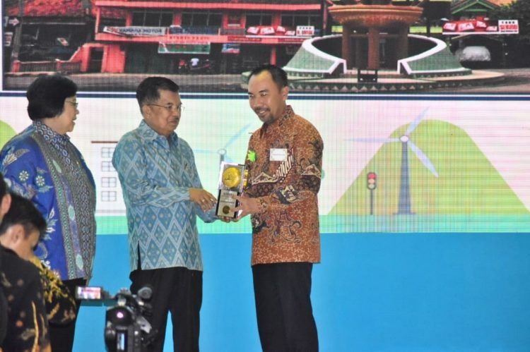 Jelang Tiga Tahun Kepemimpinan, Adipati Persembahkan Adipura