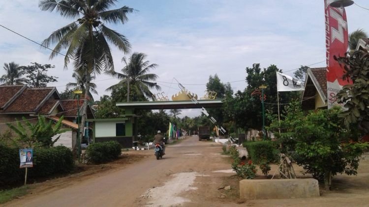 Gerbang Desa Kotaagung Diresmikan
