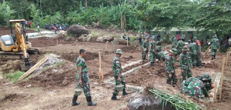 Kodim Lamsel Bangun 40 Hunian Sementara