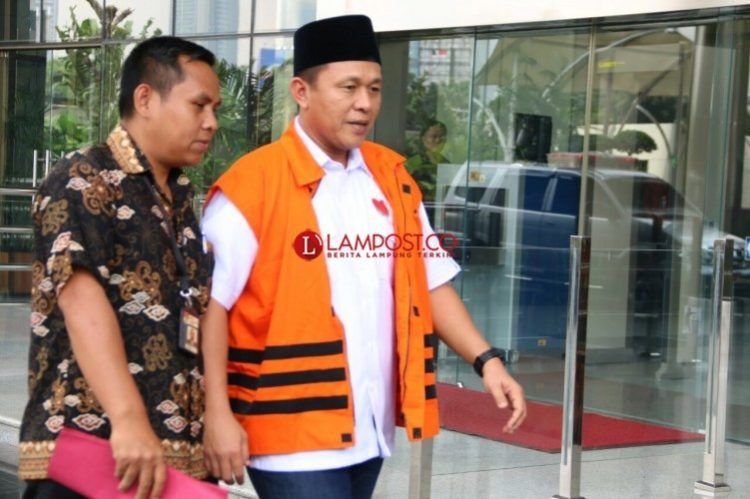 KPK Tetapkan Ketua DPRD Lamteng Tersangka Suap