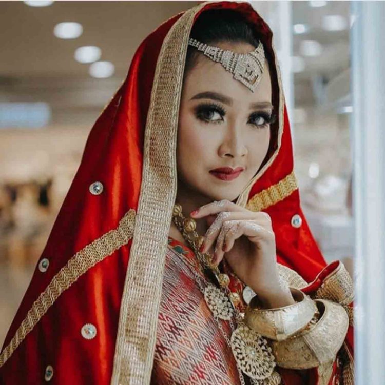 Make Up Bold Kembali Tren