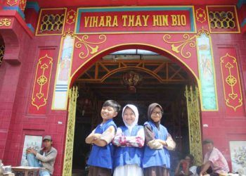 Berbagi Kebahagiaan di Hari Imlek