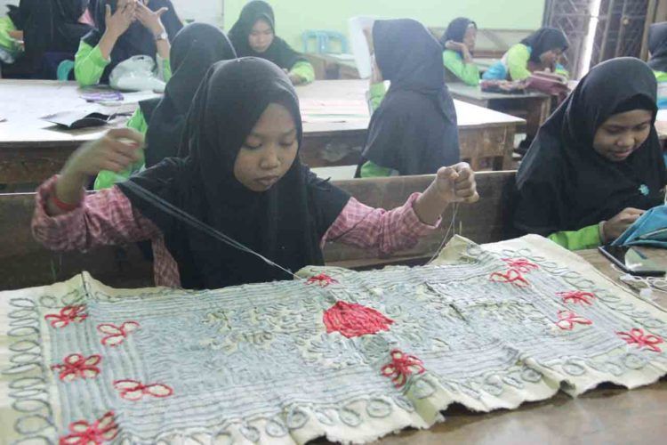 Kreasikan Sulam Usus