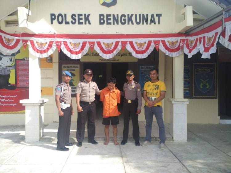 Pencuri Pagar Pembatas Jalan Tertangkap