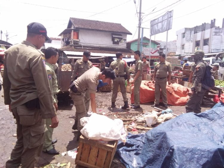PKL di Badan Jalan Ditertibkan