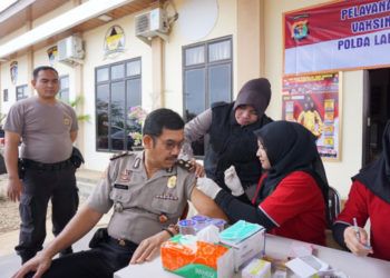 80 Personel Polres Pesawaran Vaksinasi Flubio