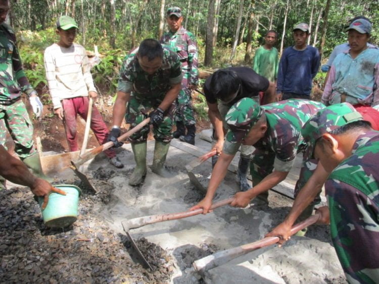 TMMD Kodim 0427 Bersama Rakyat Bangun Sasaran Fisik