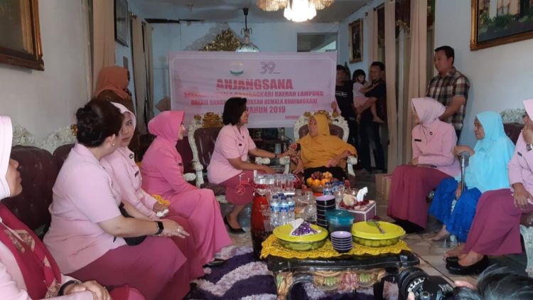 Pengurus Bhayangkari Lampung Anjangsana