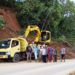 Dinas PU Bersihkan Material Longsor di Desa Tanjungbaru