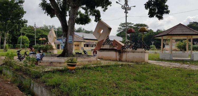 Taman Kuliner Kagunganratu Terbengkalai