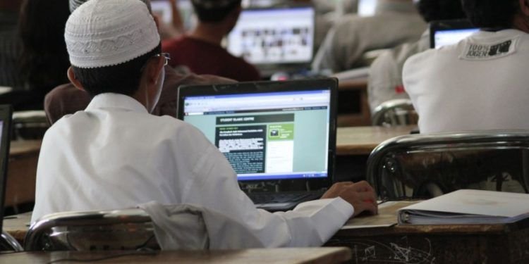 Pesantren Diimbau Akrab Teknologi