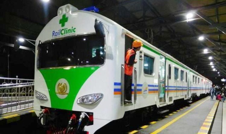 Menyulap Gerbong Kereta Jadi Klinik
