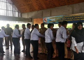 Pemkab Tubaba Serahkan SK kepada 255 CPNS