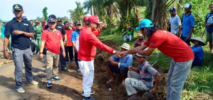 Bupati Gotong Royong Minimalisasi Kerusakan Jalan