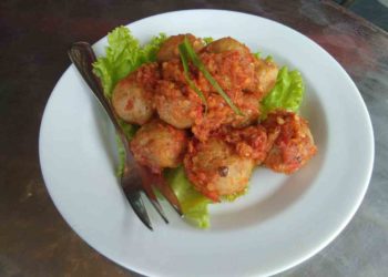 Menikmati Pedas Bakso Berontak