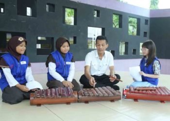 Serunya Belajar Gamolan