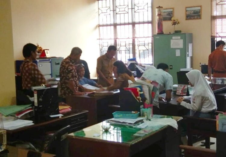 Calon Kades Serbu Bagian Otda Lamsel