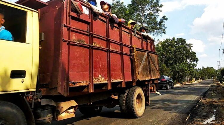 Dishub Tidak Berwenang Larang Truk Besar Melintas