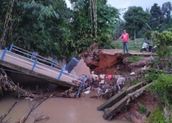 Jembatan Ambrol Diusulkan segera Diperbaiki