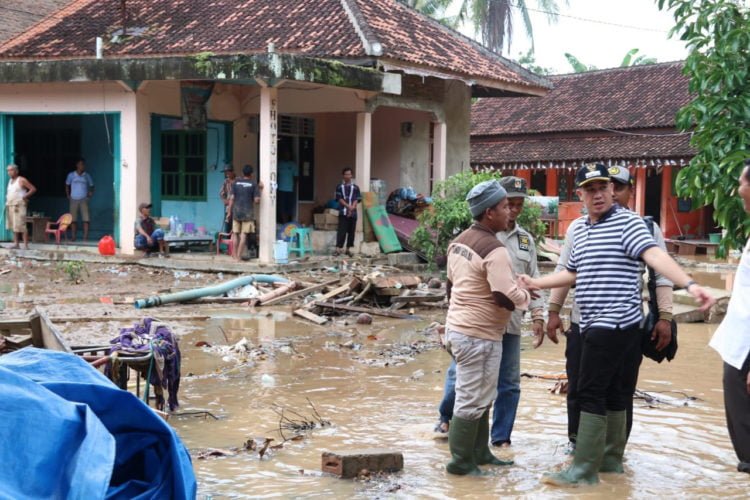 Banjir Bandang di Pesawaran Telan 1 Korban Jiwa