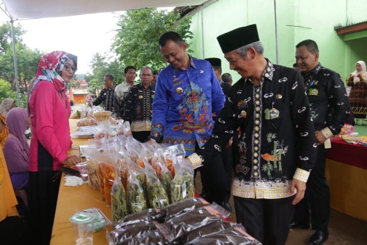 Tim Penilai Kunjungi Desa dan Kelurahan