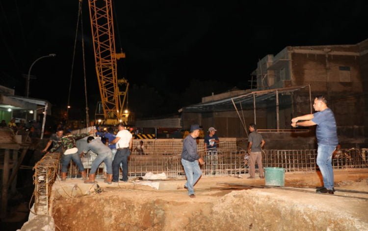 Plt Bupati Lamsel Pantau Pemasangan Gilder