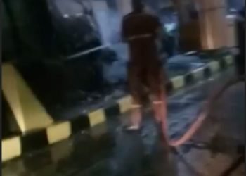 Truk Gula PT Labinta Hantam Kendaraan hingga Meledak
