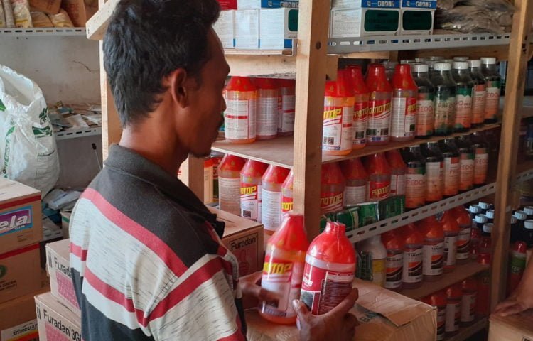 Petani Diimbau Waspada Herbisida Palsu