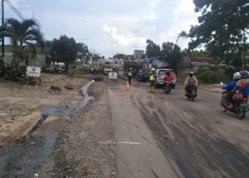 Perbaikan Jalintim Timbulkan Kemacetan