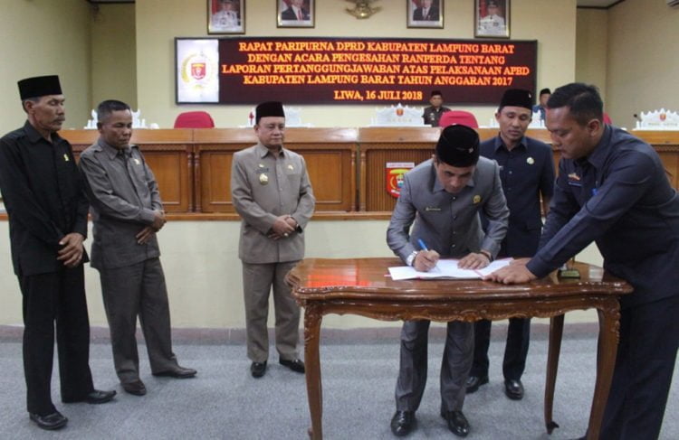 DPRD Lambar Sahkan 46 Perda dalam 5 Tahun
